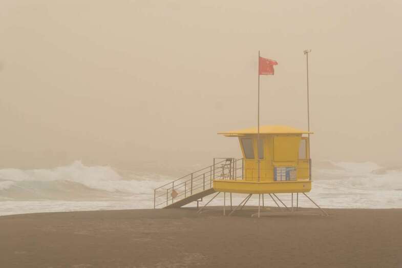 Bandera roja en Melenara (Foto Antonio Rico)